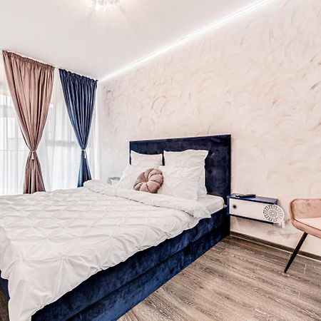 אראד Ari Rose Apartment With Cozy Balcony מראה חיצוני תמונה