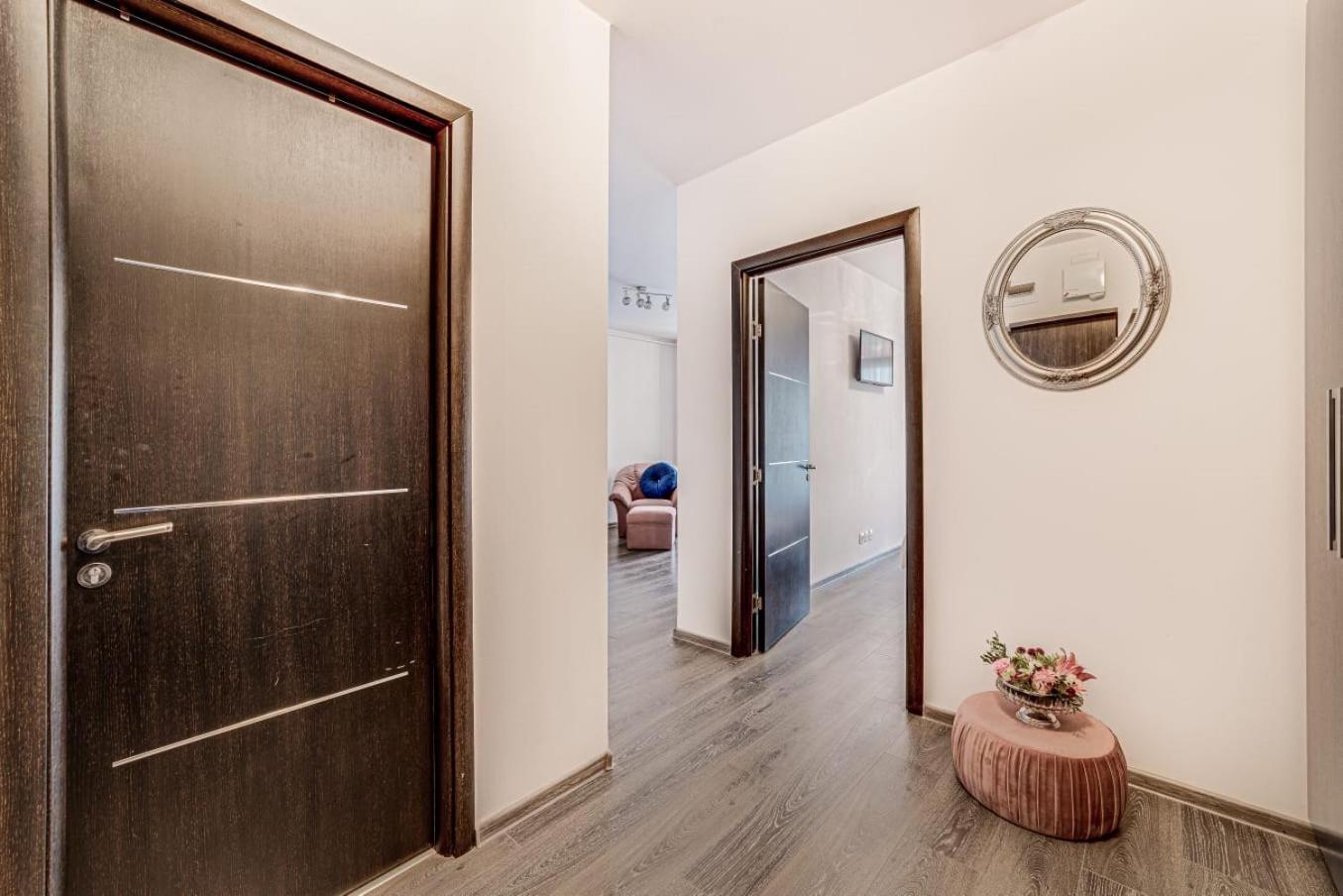 אראד Ari Rose Apartment With Cozy Balcony מראה חיצוני תמונה